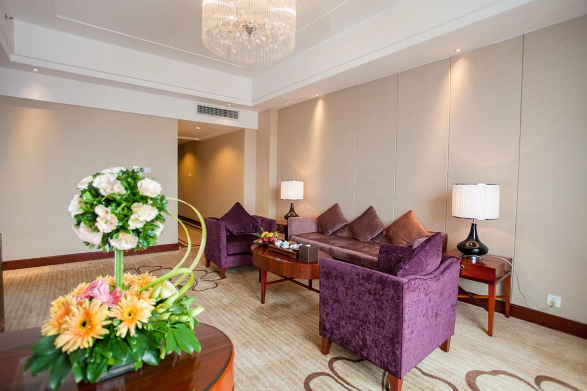 Ramada Plaza Shaoguan City Centre Buitenkant foto