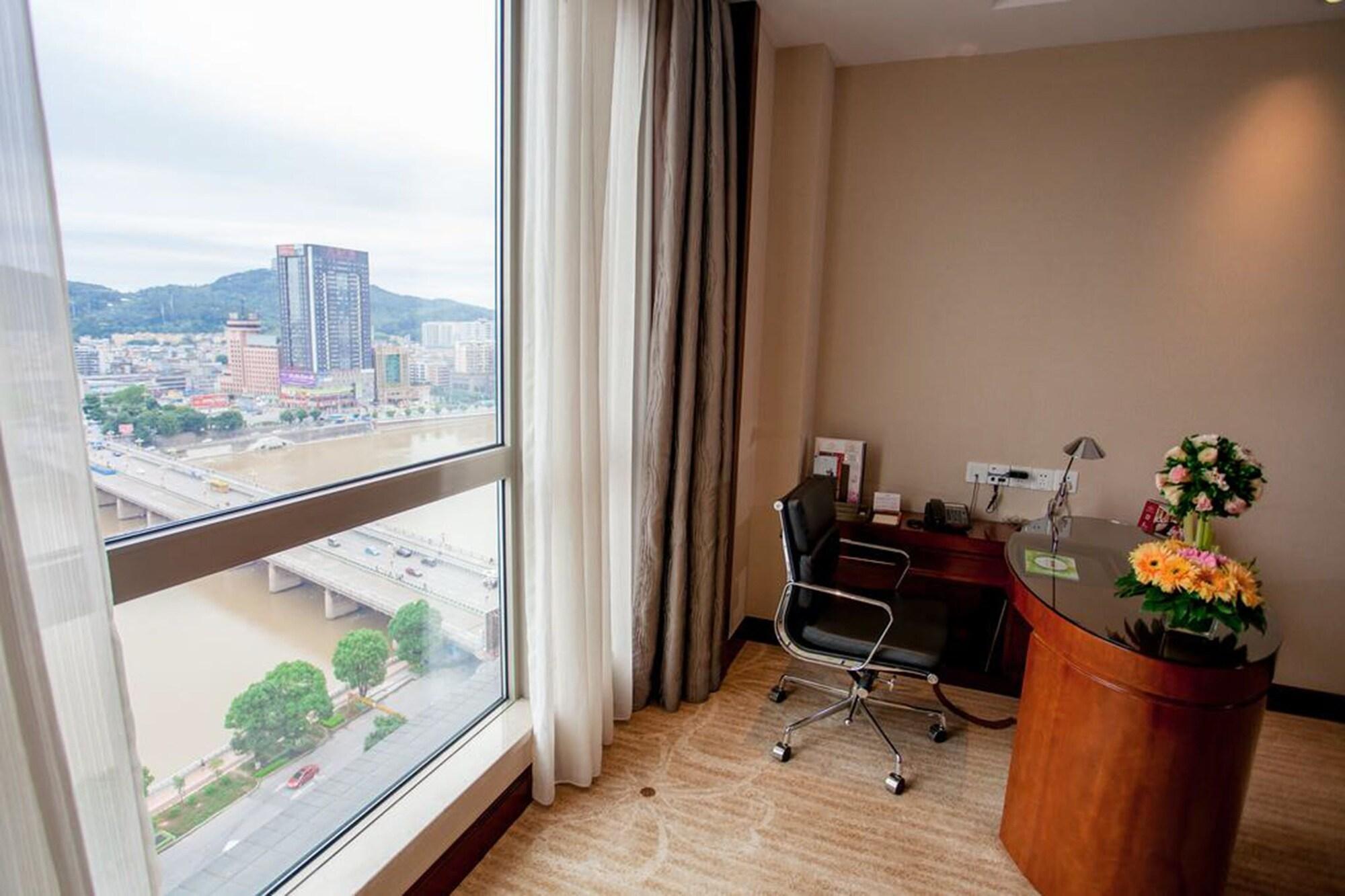 Ramada Plaza Shaoguan City Centre Buitenkant foto
