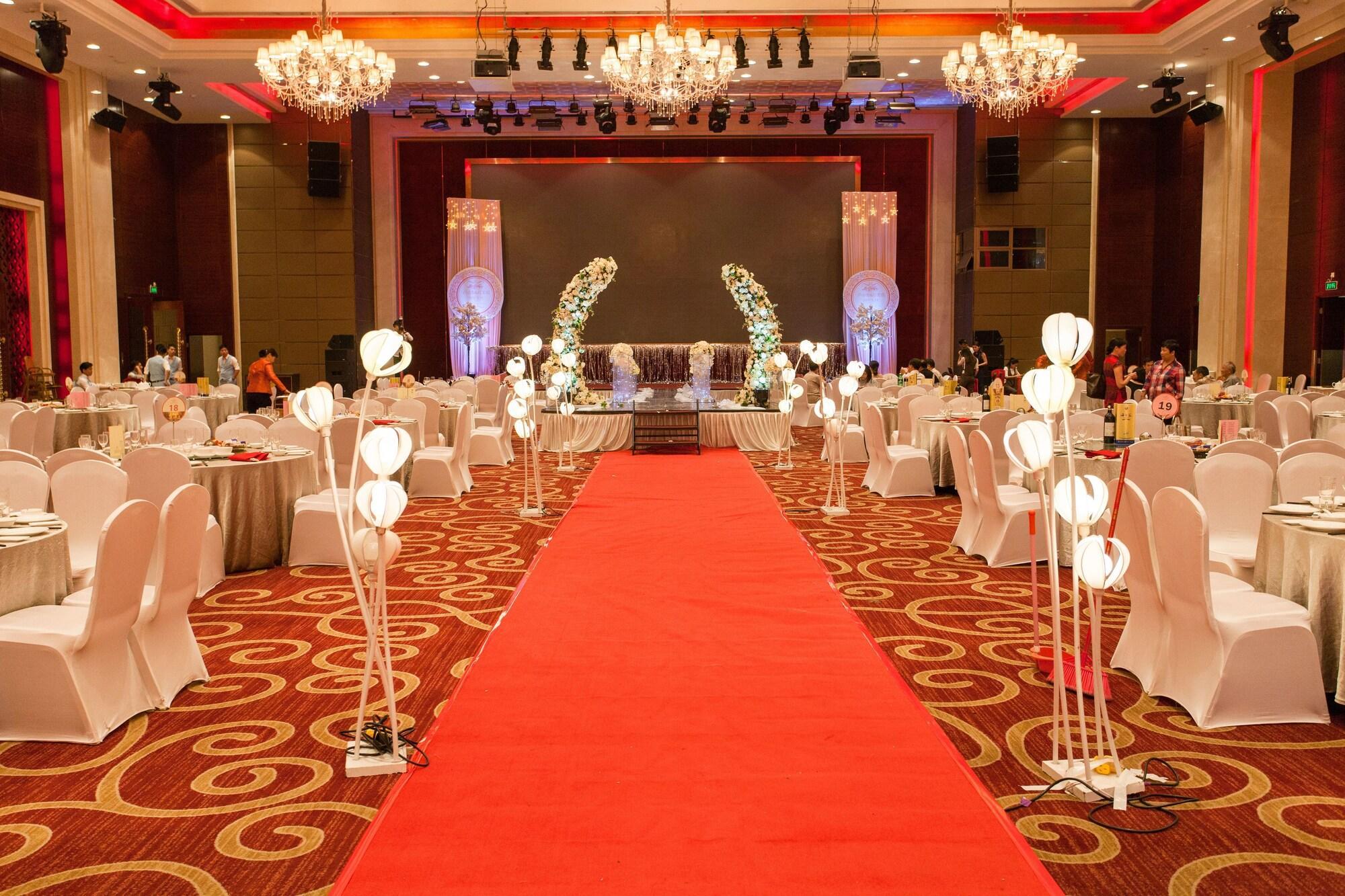 Ramada Plaza Shaoguan City Centre Buitenkant foto