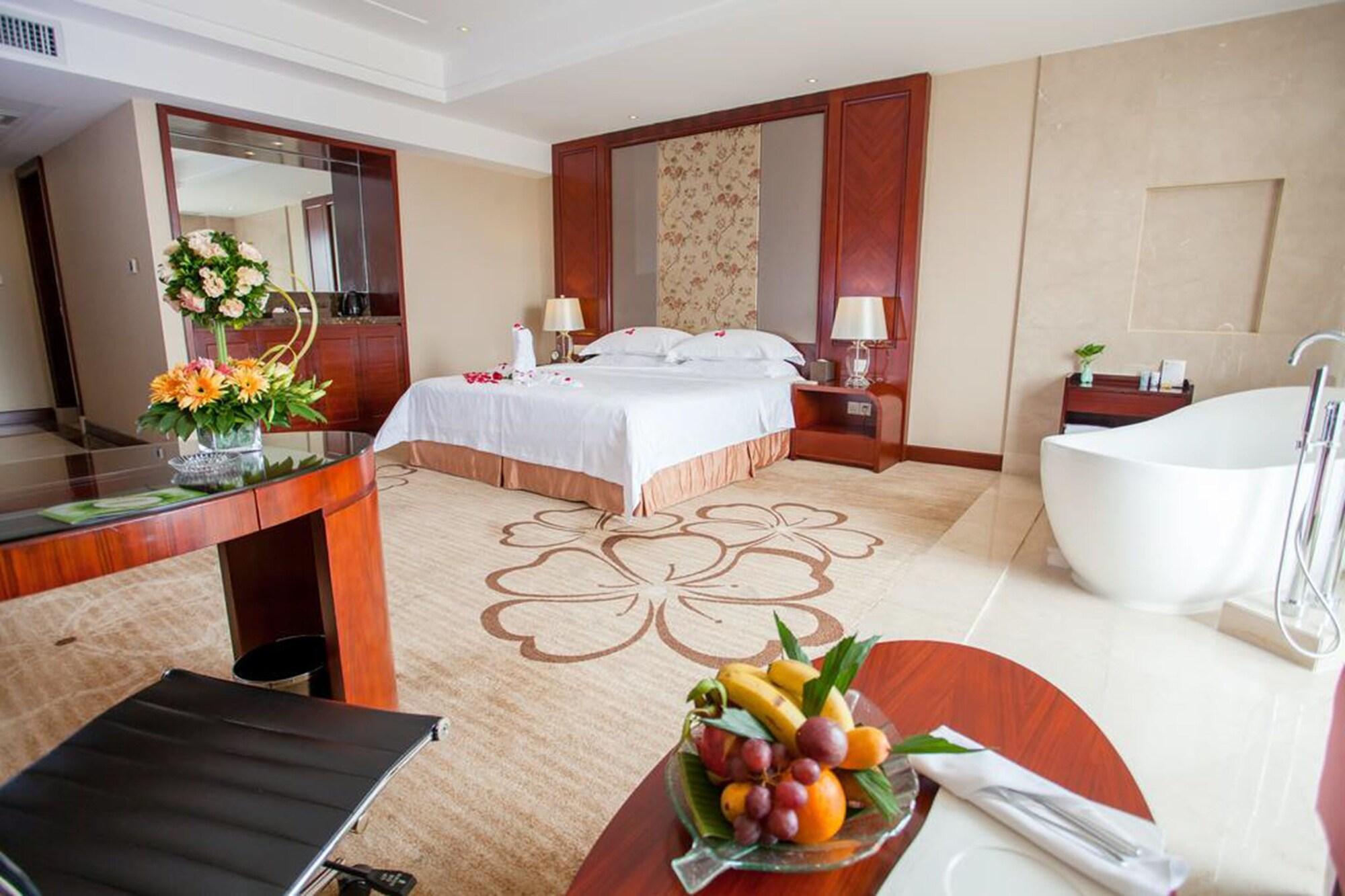 Ramada Plaza Shaoguan City Centre Buitenkant foto
